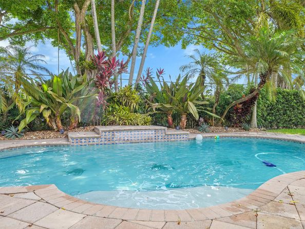 4100 E Gardenia Ave, Weston FL 33332