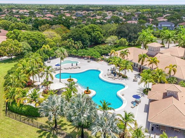 4100 E Gardenia Ave, Weston FL 33332