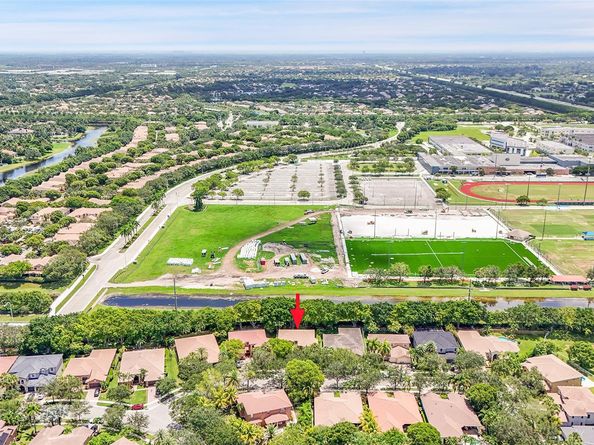 4100 E Gardenia Ave, Weston FL 33332