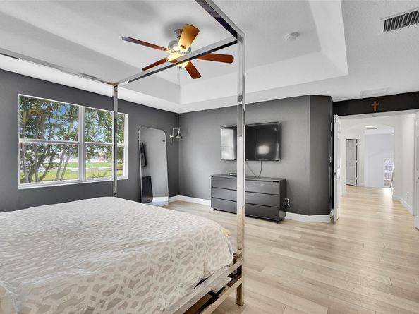 4100 E Gardenia Ave, Weston FL 33332