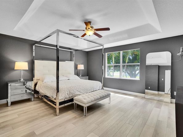 4100 E Gardenia Ave, Weston FL 33332