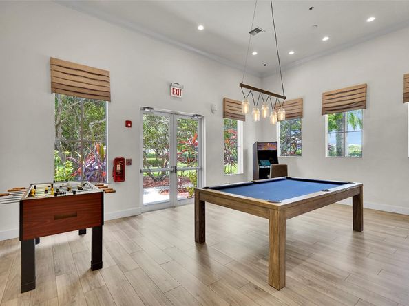 4100 E Gardenia Ave, Weston FL 33332