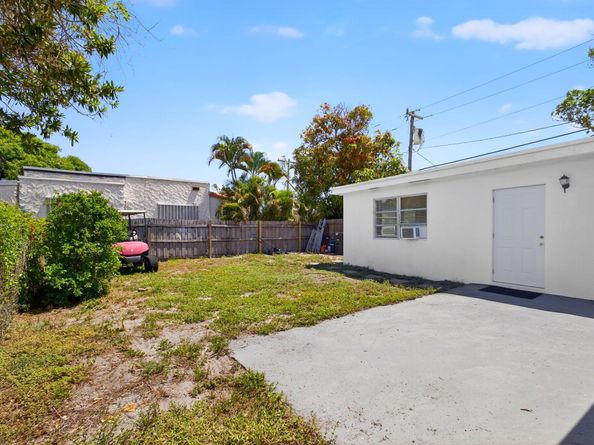 5423 Garden Avenue, West Palm Beach FL 33405