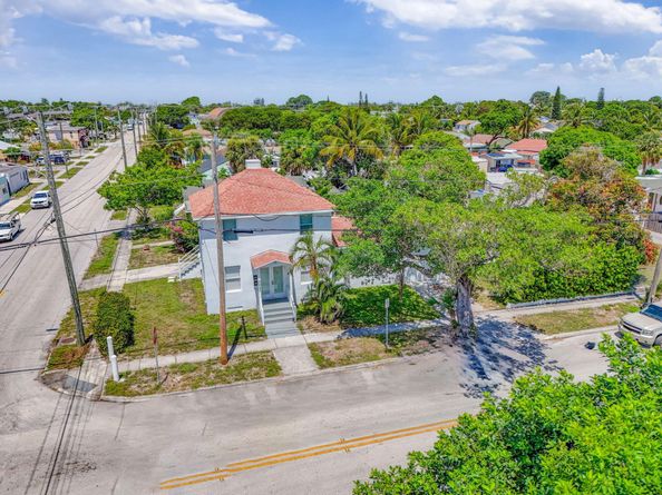 5423 Garden Avenue, West Palm Beach FL 33405