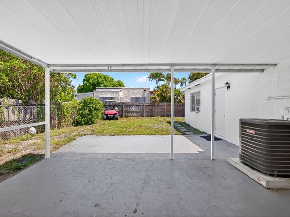 5423 Garden Avenue, West Palm Beach FL 33405