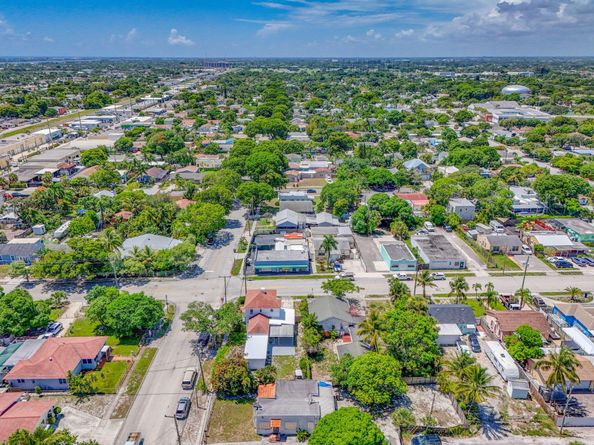 5423 Garden Avenue, West Palm Beach FL 33405