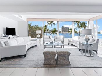44 Cocoanut Row