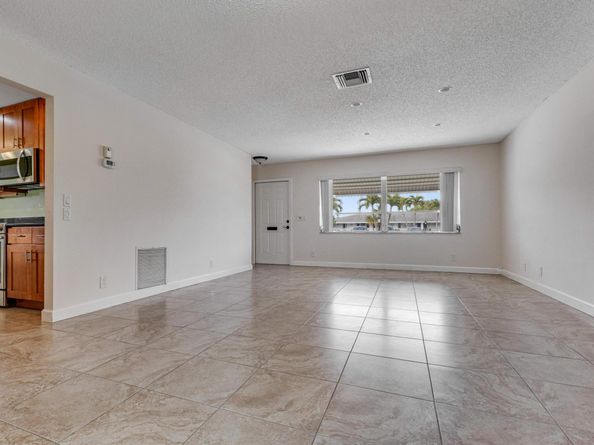 2016 SW Golf Lane, Boynton Beach FL 33426