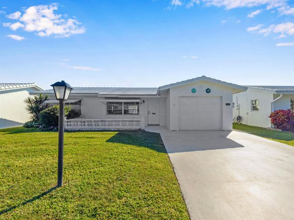 2016 SW Golf Lane, Boynton Beach FL 33426