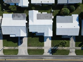 2016 SW Golf Lane, Boynton Beach FL 33426