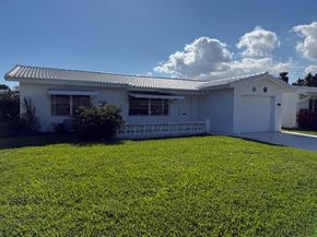 2016 SW Golf Lane, Boynton Beach FL 33426