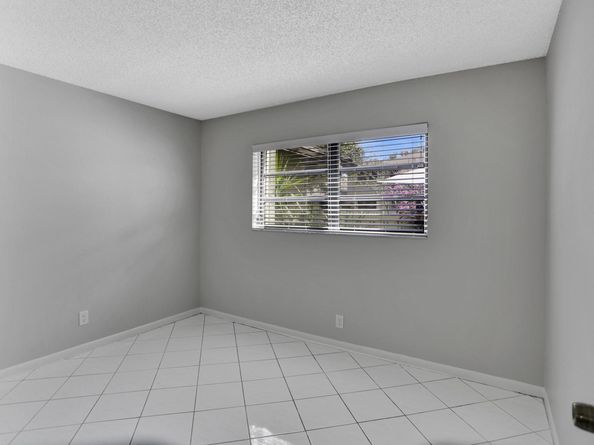1821 NE 40th Ct 307, Pompano Beach FL 33064