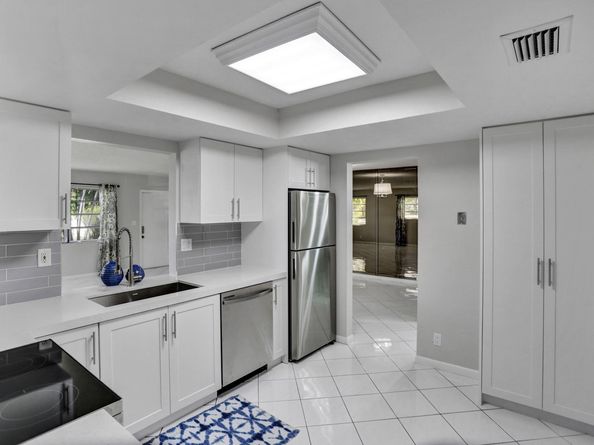 1821 NE 40th Ct 307, Pompano Beach FL 33064