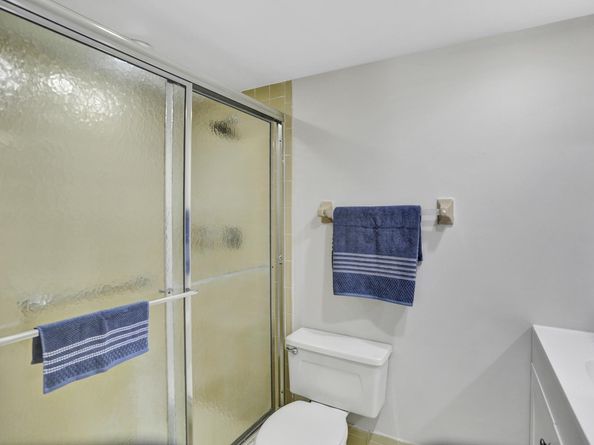 1821 NE 40th Ct 307, Pompano Beach FL 33064