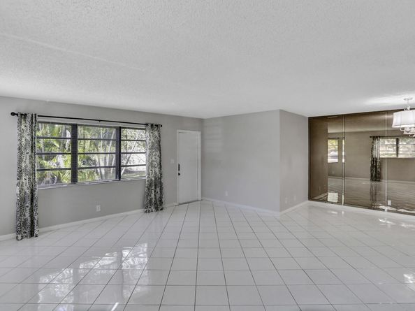 1821 NE 40th Ct 307, Pompano Beach FL 33064