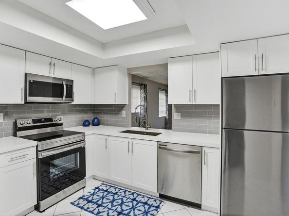 1821 NE 40th Ct 307, Pompano Beach FL 33064