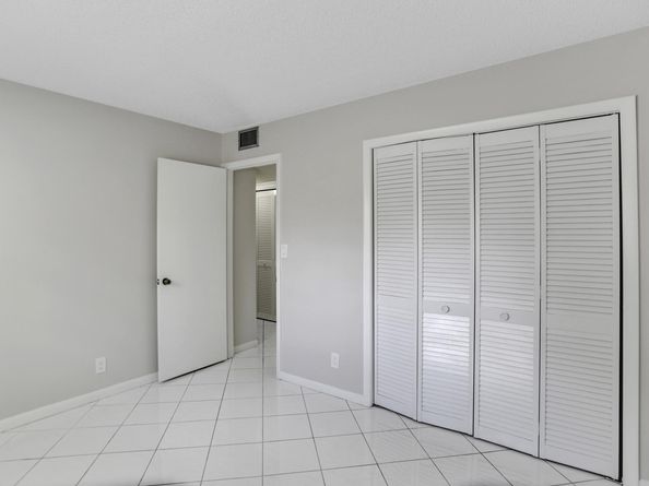 1821 NE 40th Ct 307, Pompano Beach FL 33064