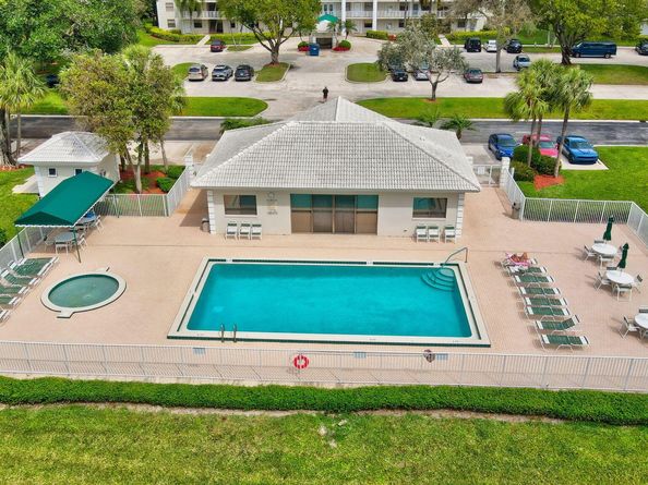 6025 Balboa Circle 304, Boca Raton FL 33433