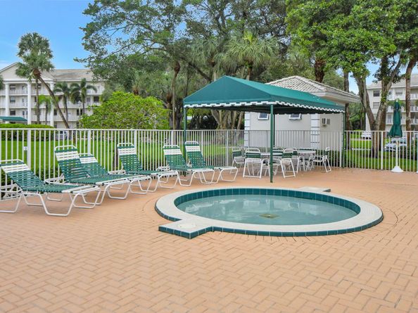 6025 Balboa Circle 304, Boca Raton FL 33433
