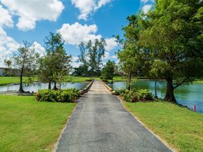 9523 S Hollybrook Lake Dr 102, Pembroke Pines FL 33025
