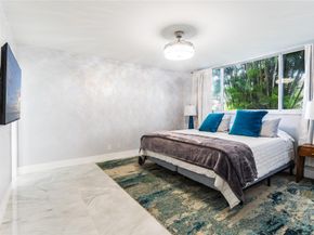 9523 S Hollybrook Lake Dr 102, Pembroke Pines FL 33025