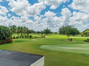 9523 S Hollybrook Lake Dr 102, Pembroke Pines FL 33025
