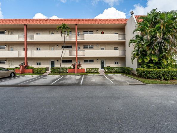 9523 S Hollybrook Lake Dr 102, Pembroke Pines FL 33025
