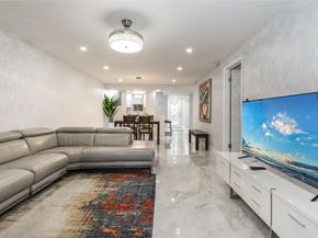 9523 S Hollybrook Lake Dr 102, Pembroke Pines FL 33025