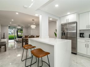 9523 S Hollybrook Lake Dr 102, Pembroke Pines FL 33025