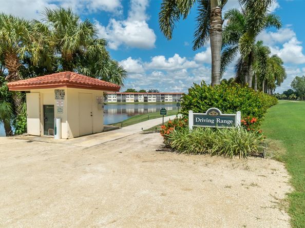 9523 S Hollybrook Lake Dr 102, Pembroke Pines FL 33025