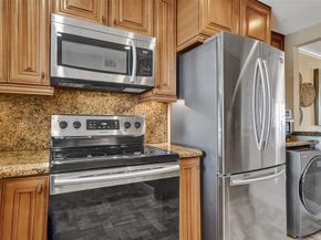 3051 NE 48th St 509, Fort Lauderdale FL 33308