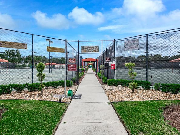 8528 Logia Circle, Boynton Beach FL 33472