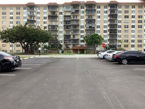 4174 Inverrary Dr 203, Lauderhill FL 33319