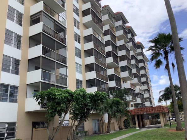 4174 Inverrary Dr 203, Lauderhill FL 33319