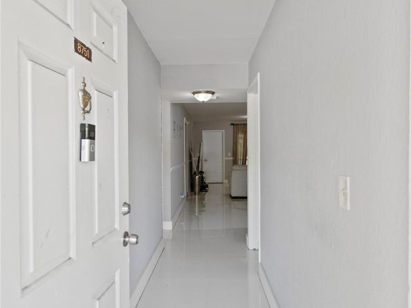 8751 Shadow Wood Blvd 102, Coral Springs FL 33071