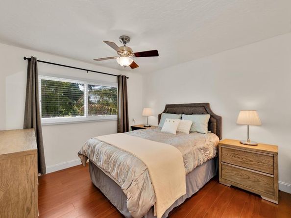 1771 NE 35th St, Oakland Park FL 33334