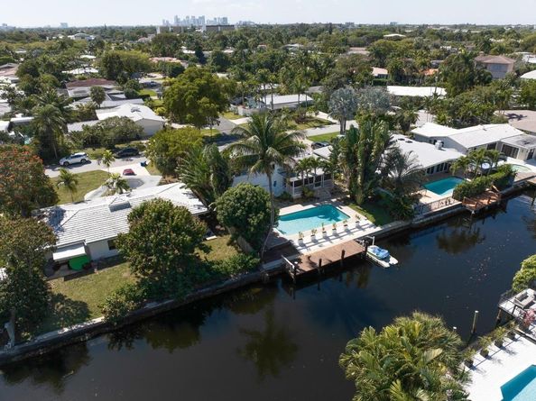 1771 NE 35th St, Oakland Park FL 33334