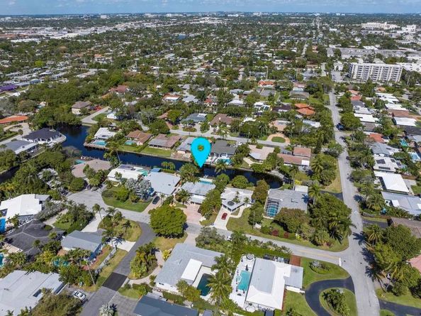 1771 NE 35th St, Oakland Park FL 33334
