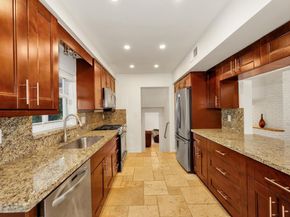 1771 NE 35th St, Oakland Park FL 33334