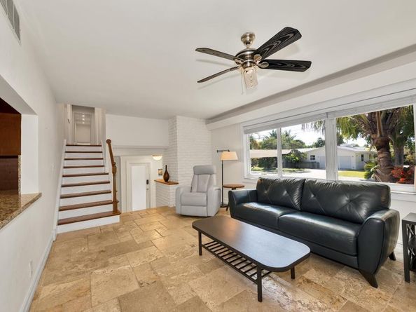 1771 NE 35th St, Oakland Park FL 33334