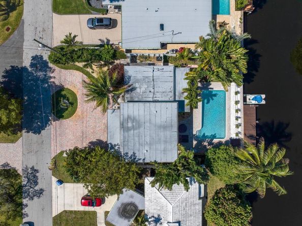 1771 NE 35th St, Oakland Park FL 33334