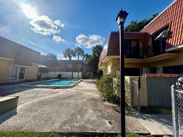 4240 NW 114th Terrace 40, Coral Springs FL 33065