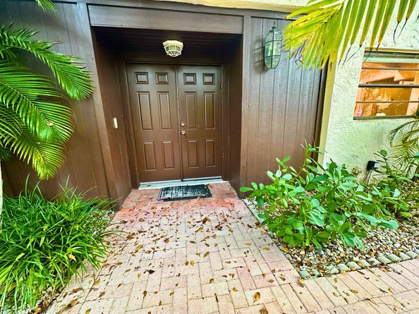 21696 Tall Palm Circle 9A, Boca Raton FL 33433