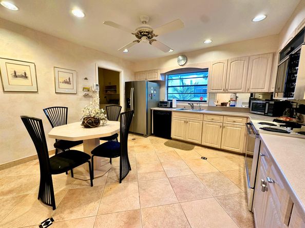 21696 Tall Palm Circle 9A, Boca Raton FL 33433