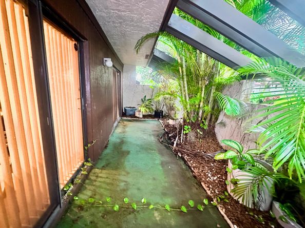 21696 Tall Palm Circle 9A, Boca Raton FL 33433