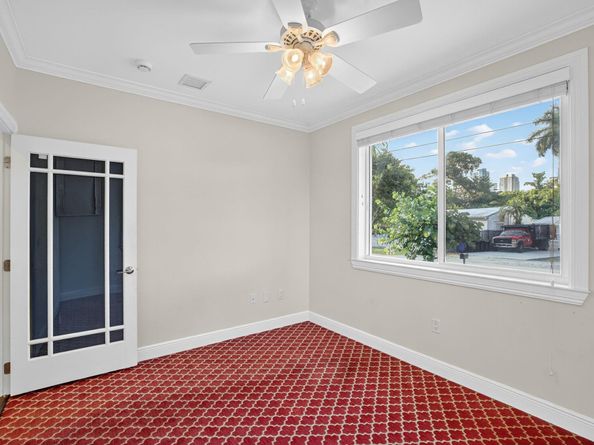 216 SE 10th St, Fort Lauderdale FL 33316