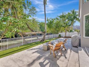 216 SE 10th St, Fort Lauderdale FL 33316