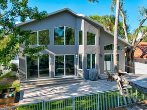 216 SE 10th St, Fort Lauderdale FL 33316