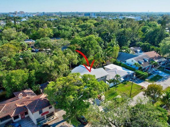 216 SE 10th St, Fort Lauderdale FL 33316