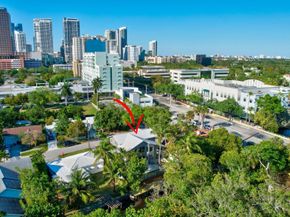 216 SE 10th St, Fort Lauderdale FL 33316